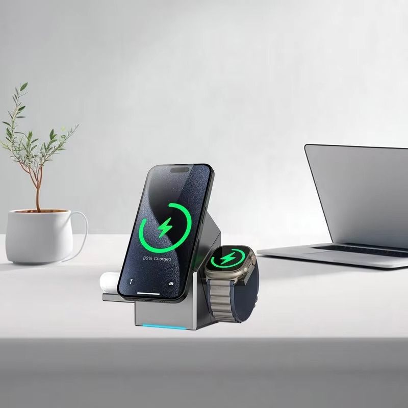 3-in-1 Magnetic Wireless Charger ©